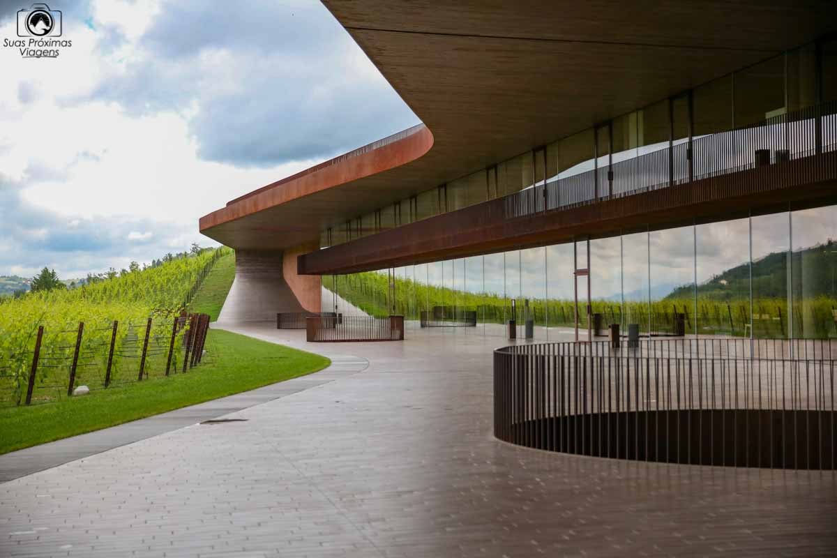 Entrada da Antinori, umas das Vinícolas da Região Entrada da Antinori nas Vinícolas da Toscana Italia