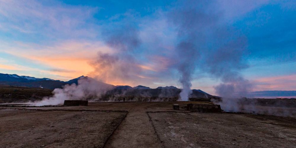 Geysers del Tatio ao amanhecer no Roteiro do Atacama