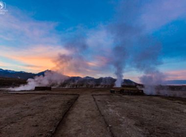 Geysers del Tatio ao amanhecer no Roteiro do Atacama