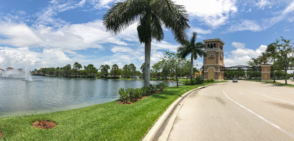 Entrada do Coconut Point Mall para compras na florida
