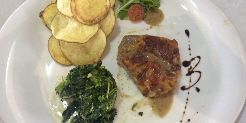 Um prato servido no éleBê de onde comer em Portugal
