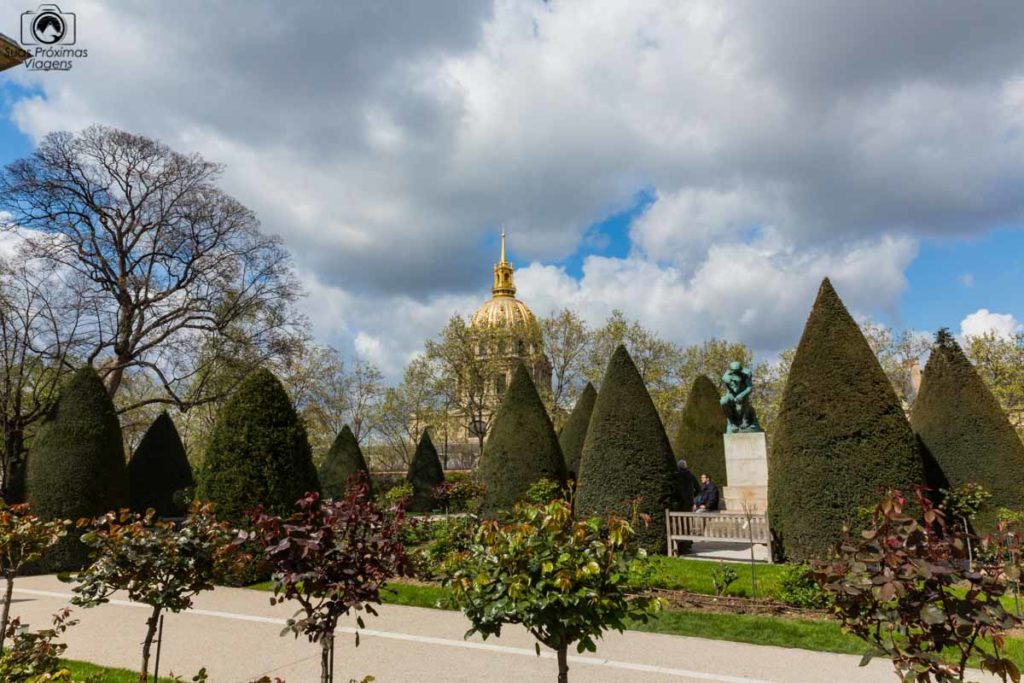 Museu de Rodan em uma Viagem para Paris