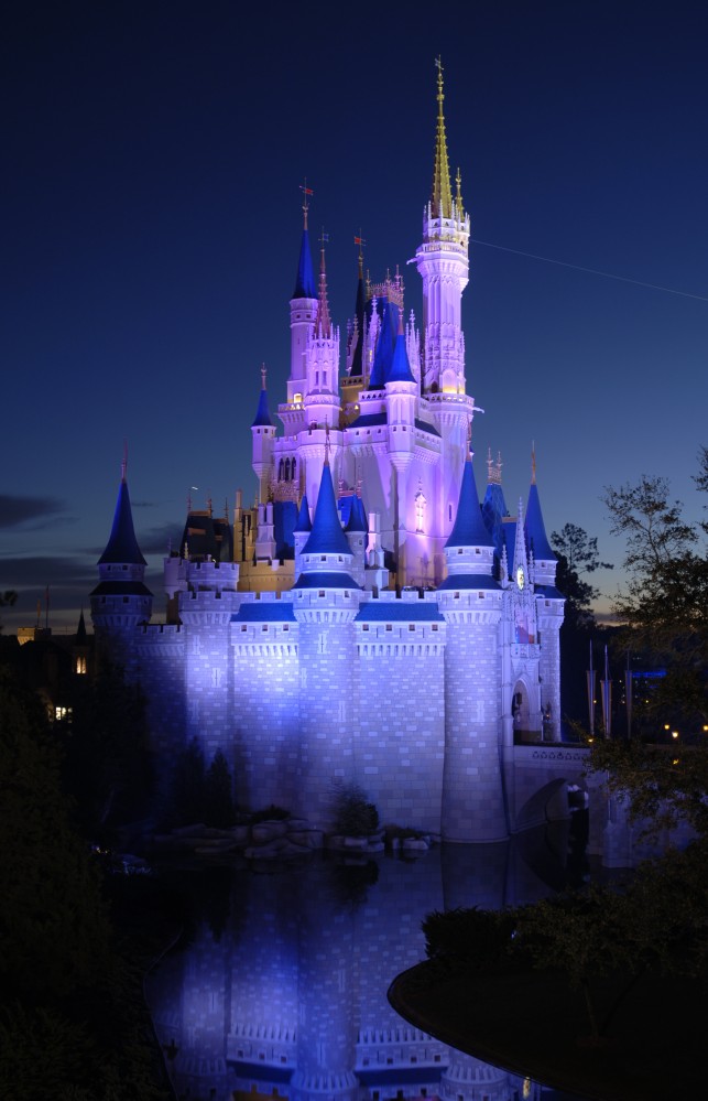 Castelo da Cinderella no Magic Kingdom ( imagem pertence a Disney )
