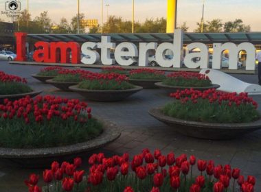 Tradicional Letreiro no Aeroporto em O que fazer em Amsterdam Melhores Dicas