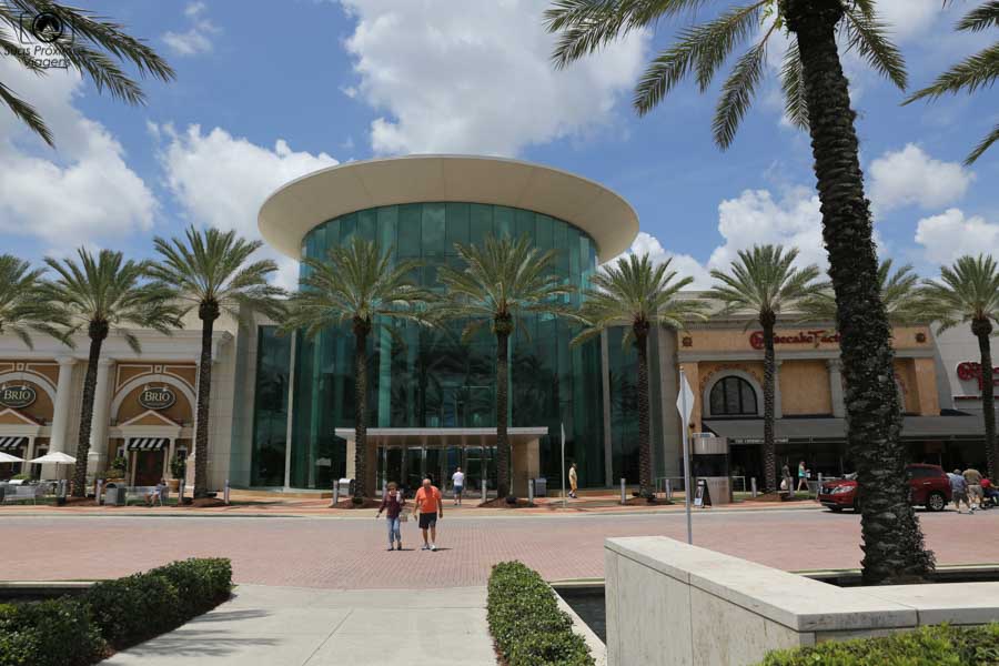 Foto da Entrada do The Millenia Mall em compras em Orlando
