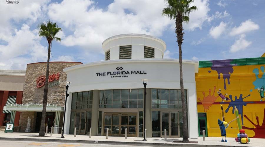 Uma foto da entrada do Florida Mall em Compras em Orlando