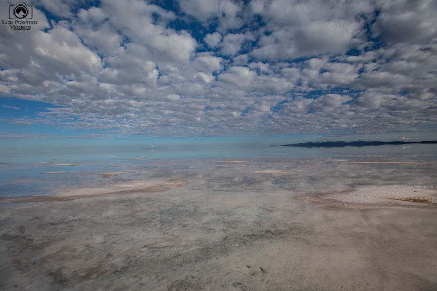 Imagem do Salar de Uyuni onde nao se vê seu fim