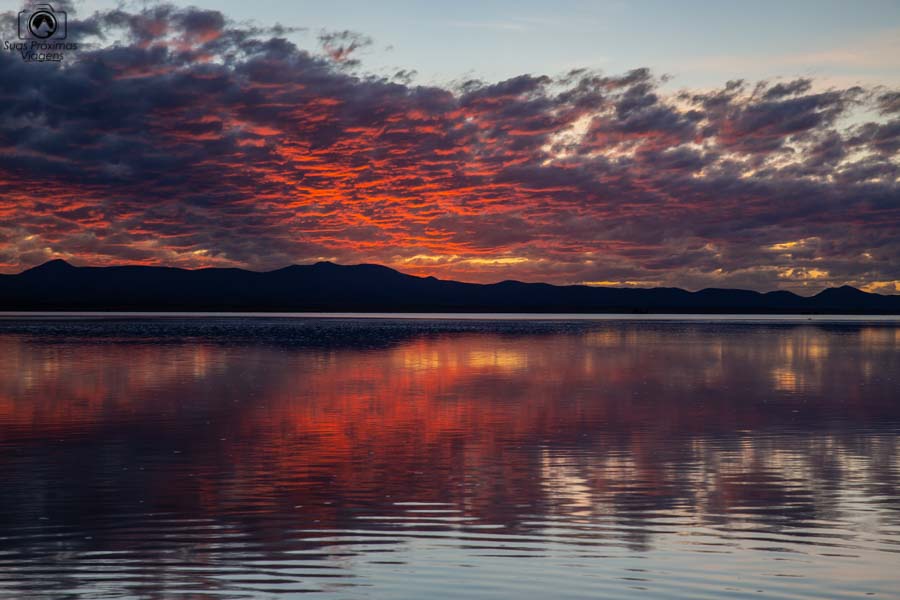 Imagem da golden hour no Salar de Uyuni