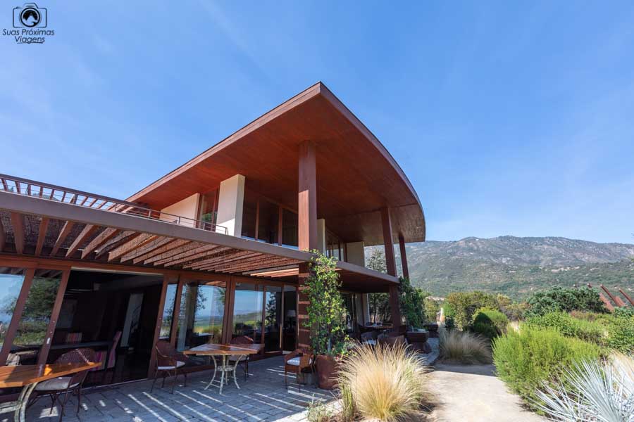 Imagem da área social do hotel da viña clos apalta no vale do colchagua