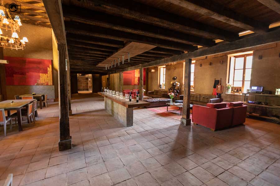 Imagem do interior da vinícola Neyem um dos melhores vinhos chilenos