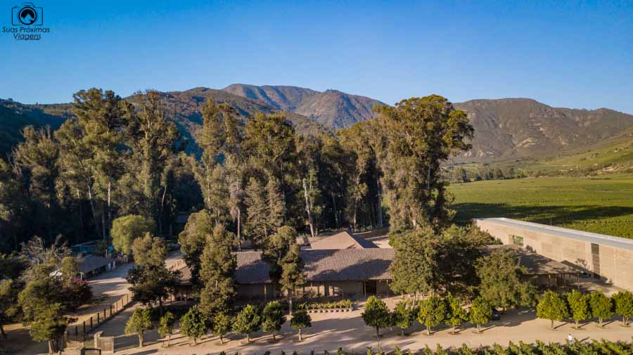 Imagem aérea da vinícola Neyem no vale de colchagua