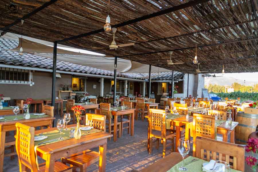 imagem da área externa do restaurante casa colchagua