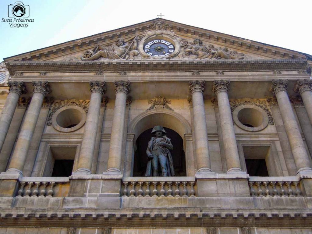 imagem da estátua de Napoleão no museu