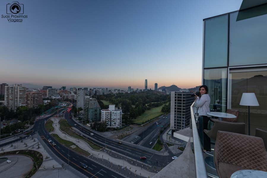 vista ao amanhecer da cobertura The Glass no Cumbres Vitacura