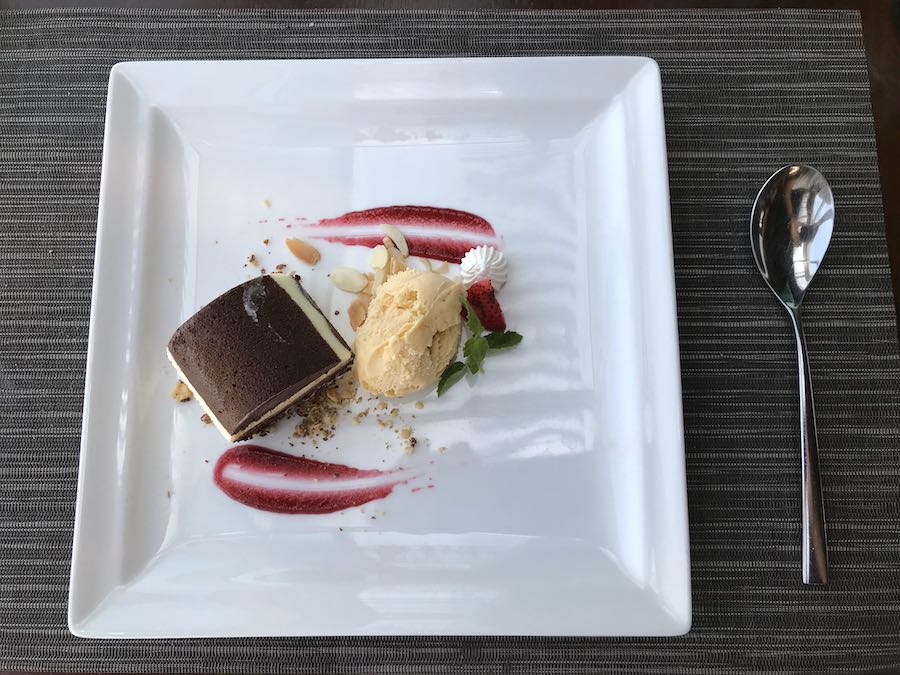 imagem da sobremesa do menu do chef no The Glass