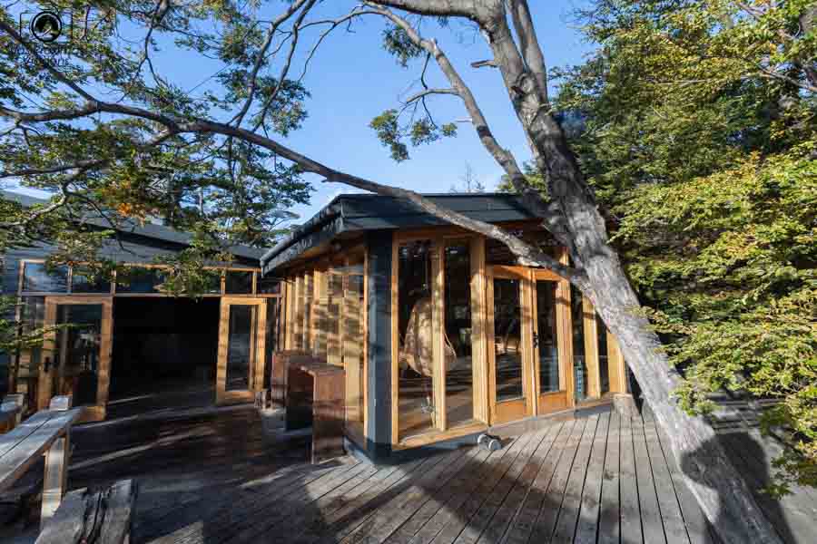 imagem externa da sala de briefing do Patagonia Camp