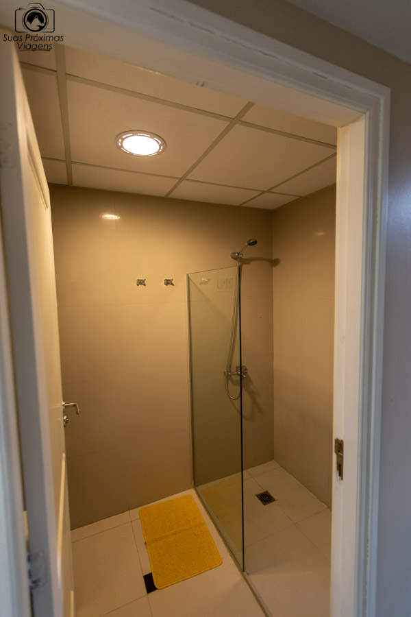 imagem do chuveiro da suite do hotel Uno em onde ficar em Buenos Aires