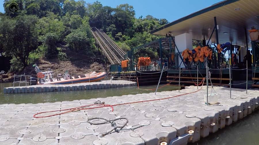 imagem do elevador que baixa os visitante para o passeio do macuco safari